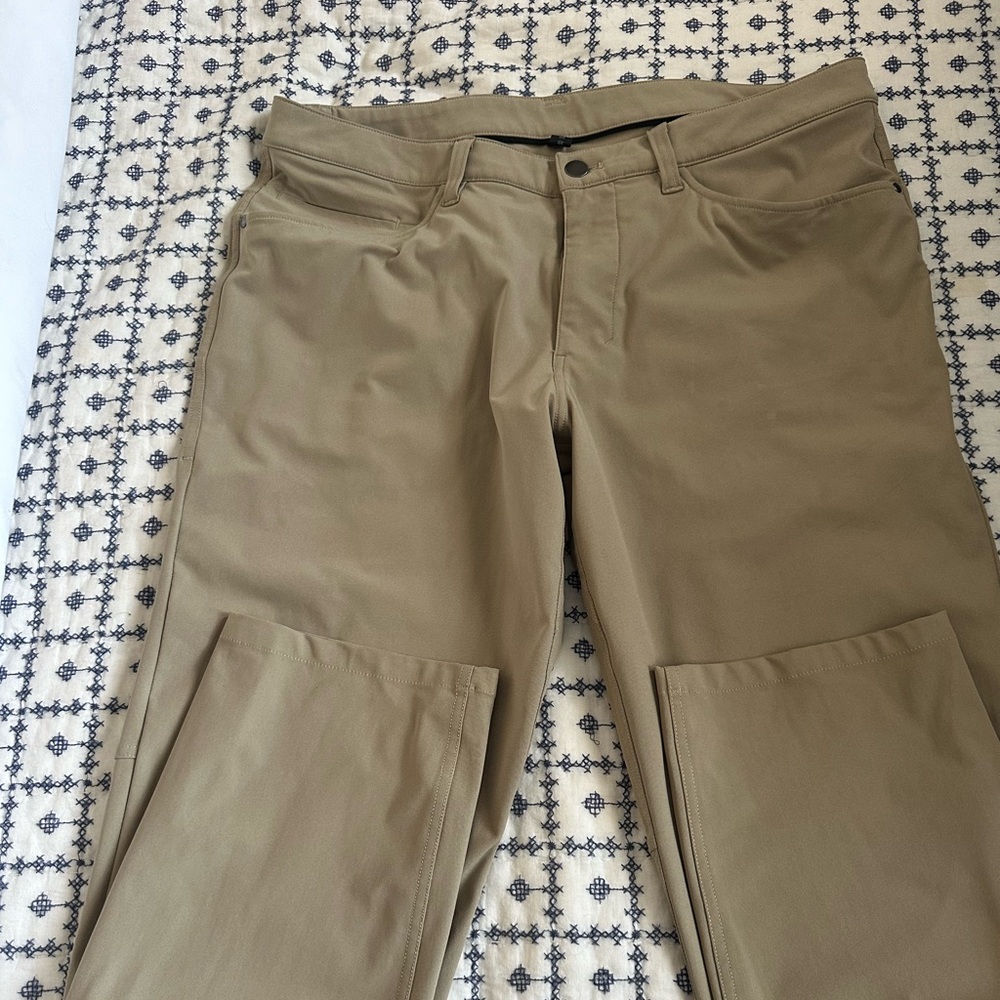 lululemon athletica Men's Khaki Pants in Tan